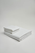 Load image into Gallery viewer, Organic and Fairtrade Cool + Crisp Cotton Bed Sheet Set
